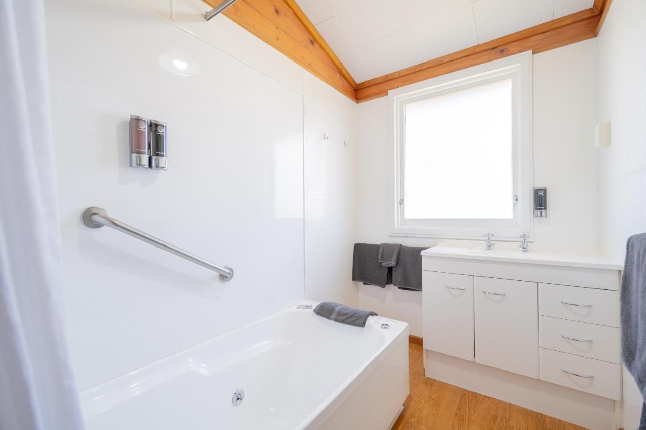 Te Anau Motel & Apartments Экстерьер фото
