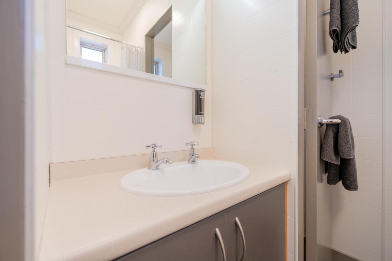 Te Anau Motel & Apartments Экстерьер фото